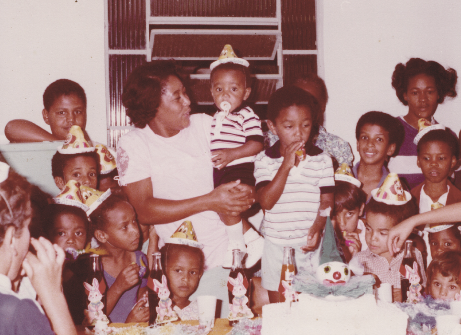 As nossas imagens, selected family-album visual work by As nossas imagens